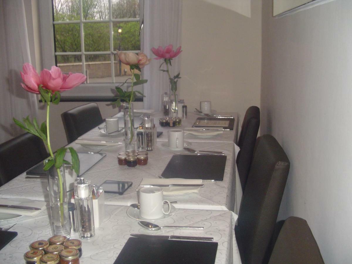 Aaron Glen Guest House Loanhead 외부 사진